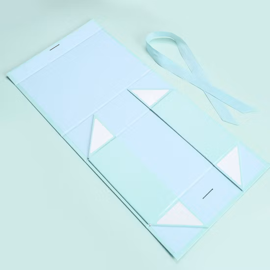 Caja de cartón plegable hecha a mano al por mayor del regalo del arte de lujo del bolso de la ropa modificada para requisitos particulares con la manija